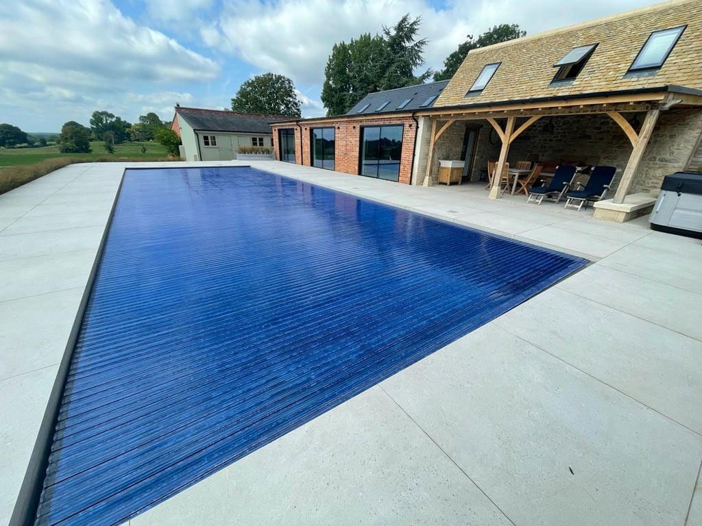 Outdoor Pool Slatted Cover Insallation Outdoor Pool Slatted Cover Insallation